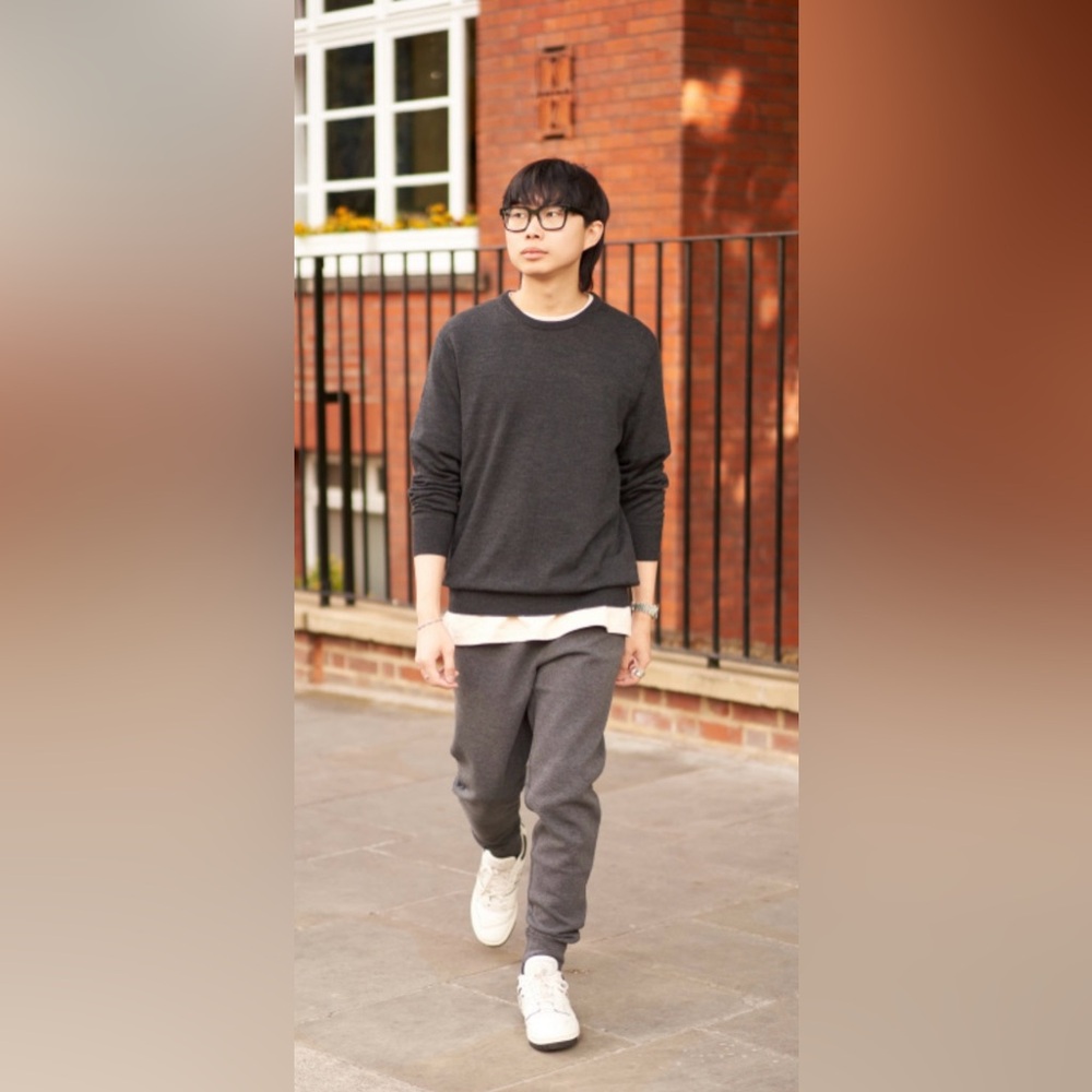Uniqlo Men's 100% Wool Sweater, Set of 2, Small - Picture 8 of 10